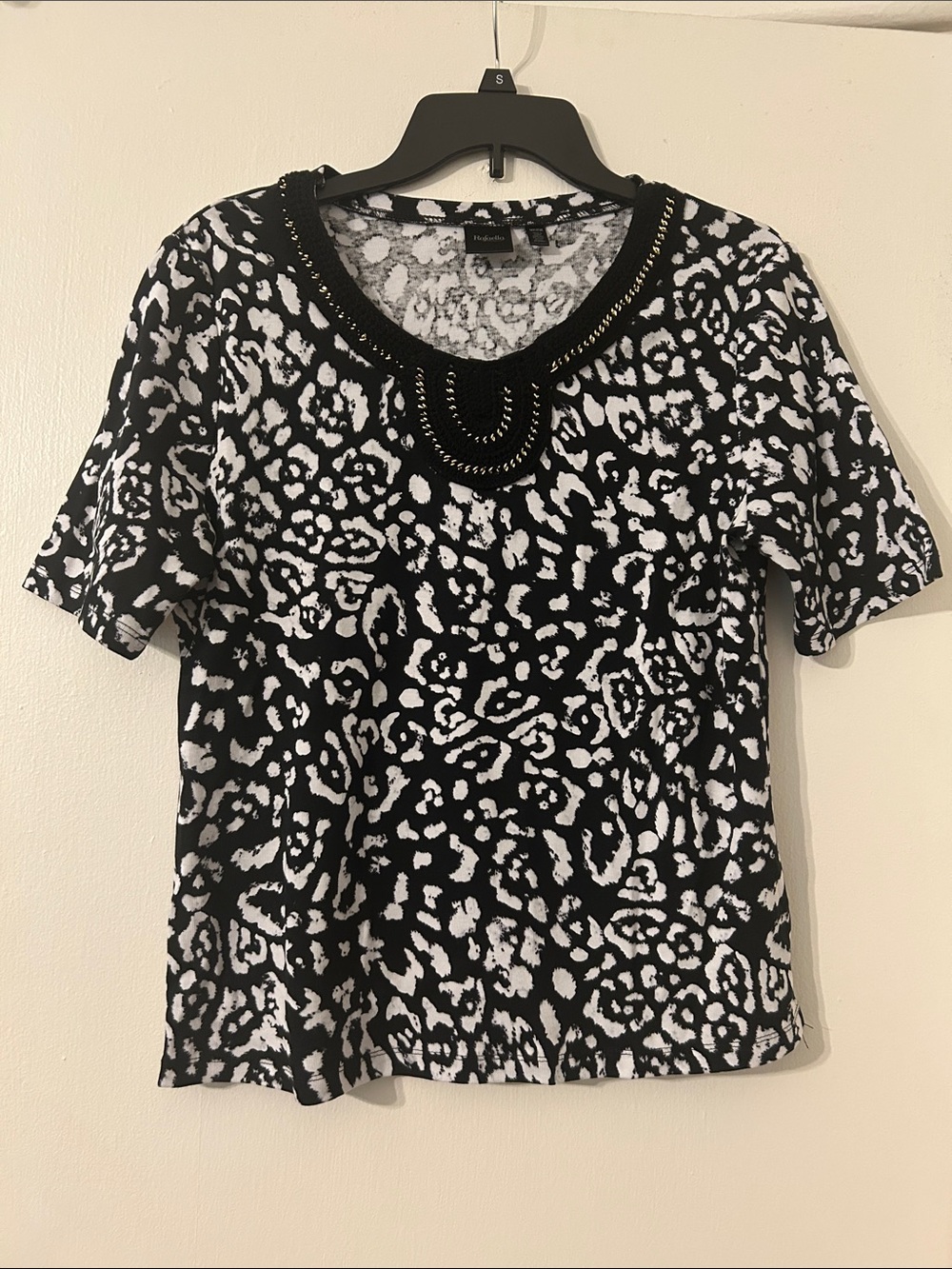 Rafaella Black and White Leopard Print Short Sleeve Knit Top